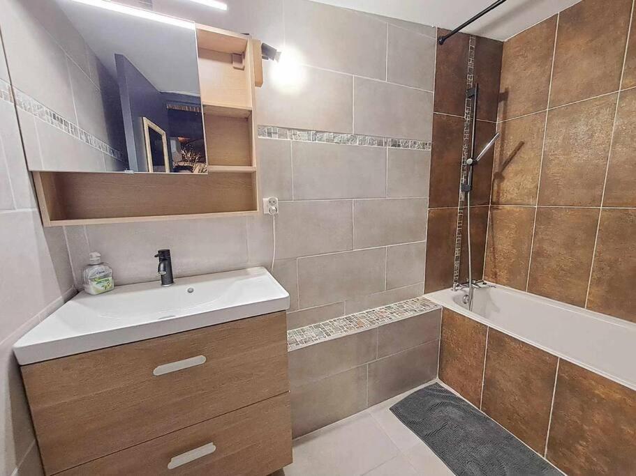 Apartment Rochambeau - T2 - Hyper Centre - Clim *